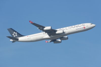 Turkish Airlines Airbus A340-300 TC-JDL Star alliance livery