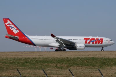TAM Airbus A330-200 PT-MVQ