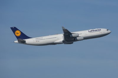 Lufthansa Airbus A340-300 D-AIGL
