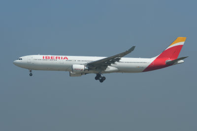 Iberia Airbus A330-300 EC-LZX new colours