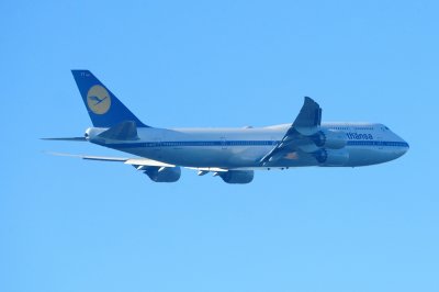 Two days In Frankfurt Main Airport  - Lufthansa Boeing 747-800 'Retro livery'