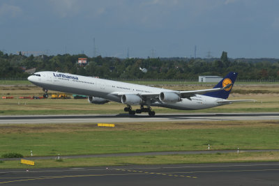 Lufthansa Airbus A340-600 D-AIHD 