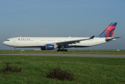 Delta Airbus A330-300 N811NW