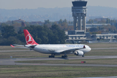 Turkish Airlines Airbus A330-200 TC-JNA