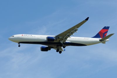 Delta Airbus A330-300 N813NW