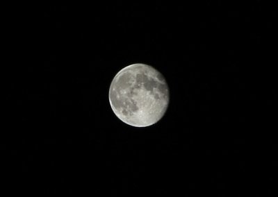 Luna con el zoom digital de la Canon Powershot G1x