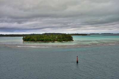 Motus (islands) in the Bora Bora Lagooon