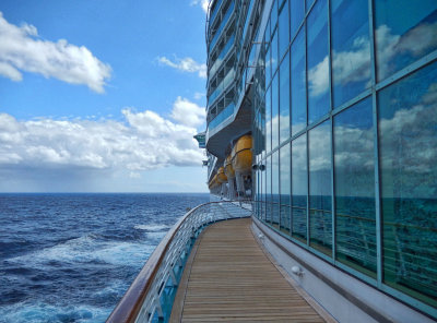 Deck 4 for walking all the way around