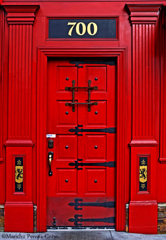British Pubs Red Door