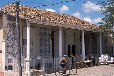 CUB 068 Trinidad Shop.jpg
