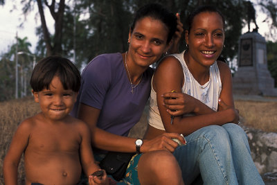 CUB 082 Santiago Family.jpg