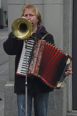 008 SWZ St Gallen 4 Street Performer 04.jpg