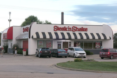10 IL Springfield Steak 'n Shake Restaurant.jpg
