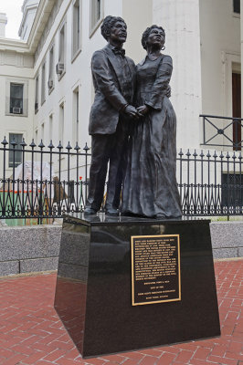 20 MO St Louis Dred Scott & Spouse Statue.jpg