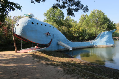 32 OK Catoosa Giant Blue Whale.jpg