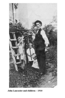 John Lancaster and children in 1910