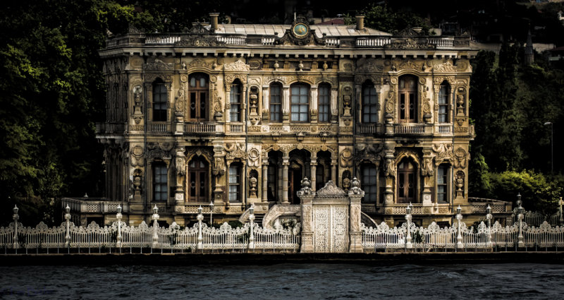 Homes along the Bosporus