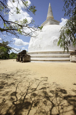 Polonnaruwa, Alahana Pirivena, Kiri Vihara