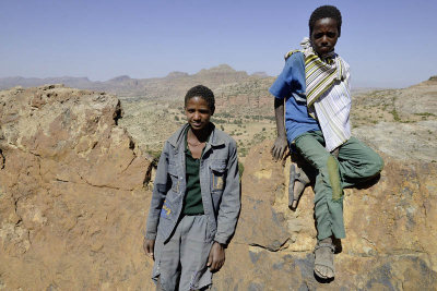 A pause on the way to Yohannes Maequdi Church