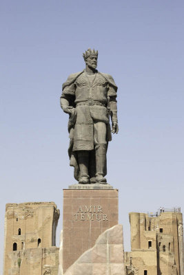 Sakhrisabzba, Timur statue