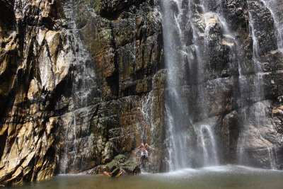 Diyaluma Falls