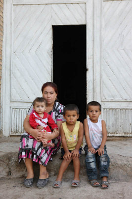 Khiva, Uzbek family