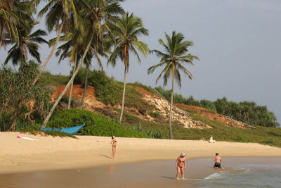 Unakuruwa beach east