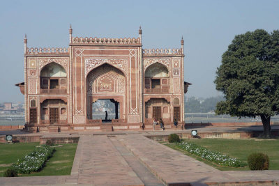 Agra, Itmad-Ud-Daulahs Tomb