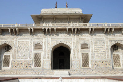 Agra, Itmad-Ud-Daulahs Tomb
