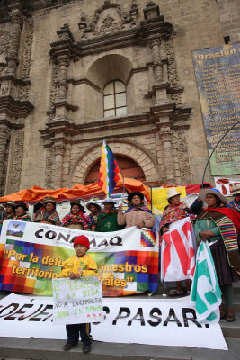 La Paz, demonstration at the Cathedral Square