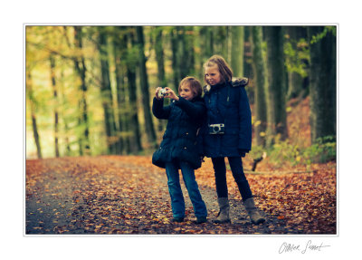 Les filles dans les bois.jpg