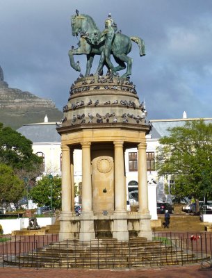 Pigeons on Delville Wood Memorial, Cape Town