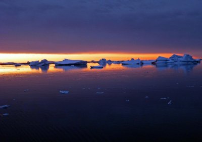 Midnight Sun on Icebergs