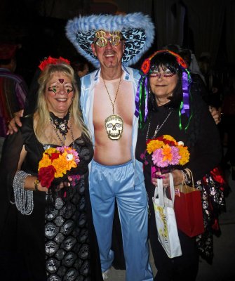 Bill with BASH-lorettes Kathleen & Linda