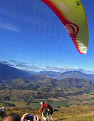 Watching Parasailing from Coronet's Peak, NZ