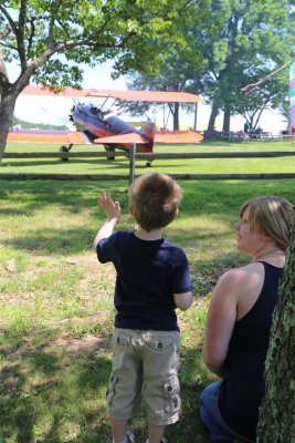 AJ explains aerodynamics to mom, Steph.