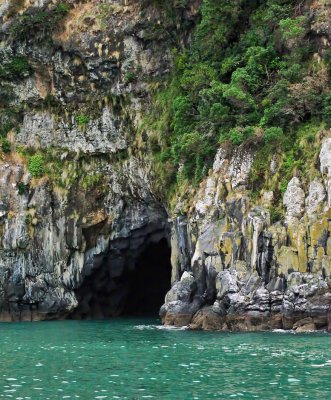Akaroa sea cave.jpg