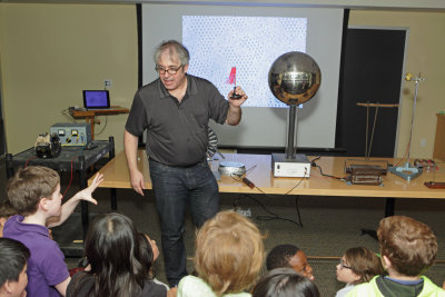 NEST+m 4th Grade Visit to NYU Physics and Chemistry Departments 2016-03-23