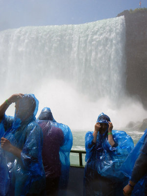 Approaching Horseshoe Falls - DSCN2095