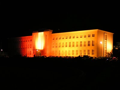 As the day wore on it became darker, I was actually a little surprised to see the Main Building lit up in festive colors.