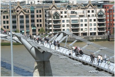 London - Millenium Bridge