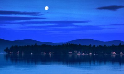                                            Full moon at  sunrise Wolfeboro Bay 