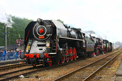 Locomotive Ol12 7 as a first, Locomotive Skoda 475 179 as a four