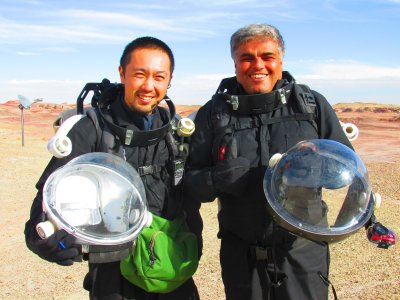 Yusuke et l'artiste - MDRS  Antonio DE MORAIS  2014.jpg