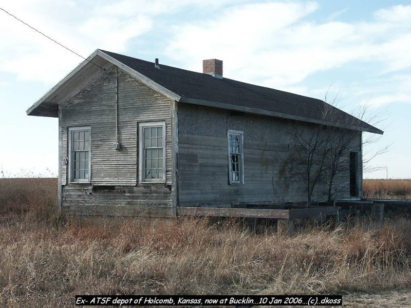 Ex- ATSF depot of Holcomb KS-002.jpg