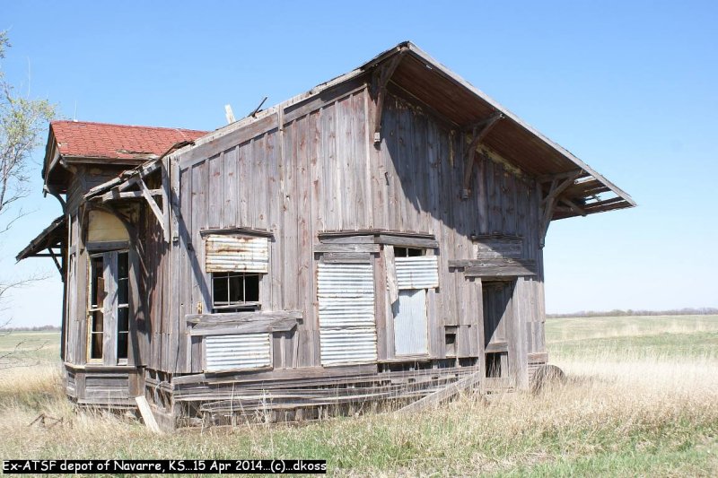 Ex-Navarre ATSF depot 008.jpg