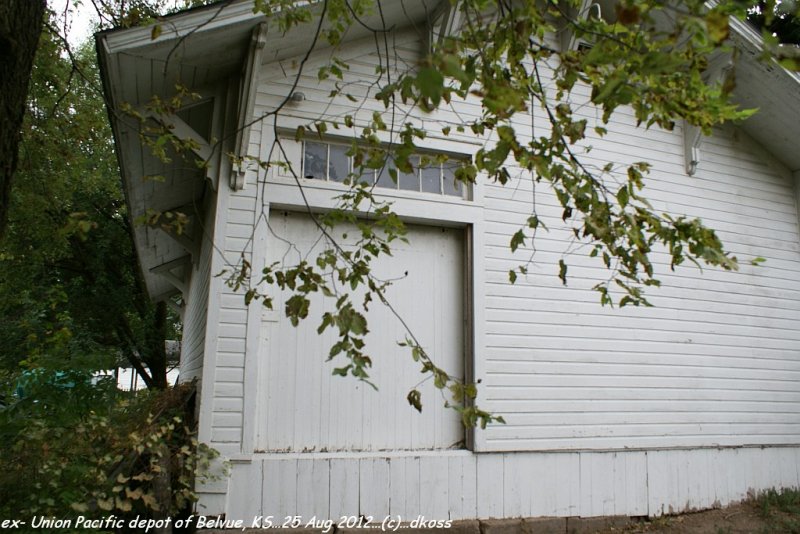 Ex- UP depot of Belvue KS 003.jpg