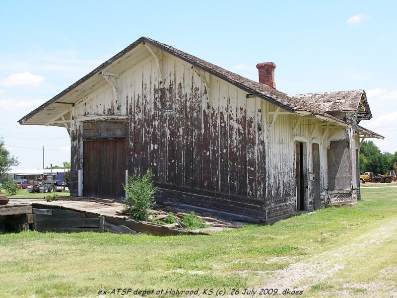 ex-ATSF depot of Holyrood KS 003.jpg