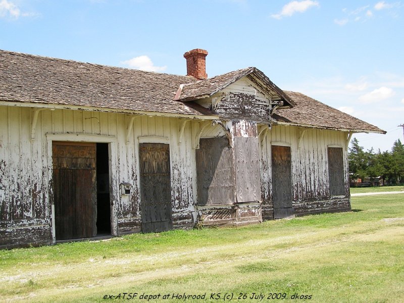 ex-ATSF depot of Holyrood KS 005.jpg
