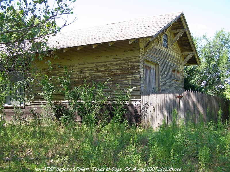 ex-ATSF depot of Follett TX at Gage OK 006.jpg